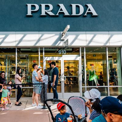 prada en bordet|Prada Livermore.